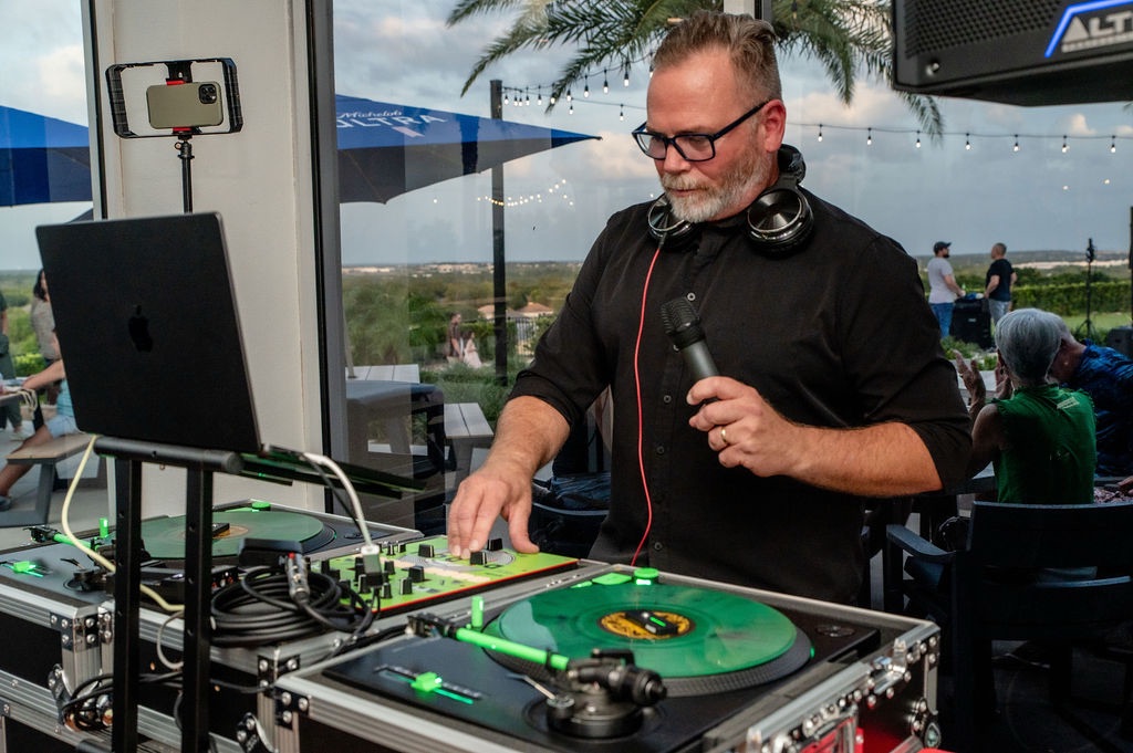 DJ Don at The View in Clermont